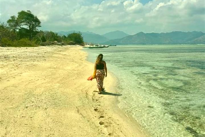 Escorts Lobuk, Indonesia — Local Companions