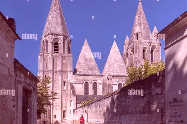 Escorts Loches, France — Local Companions