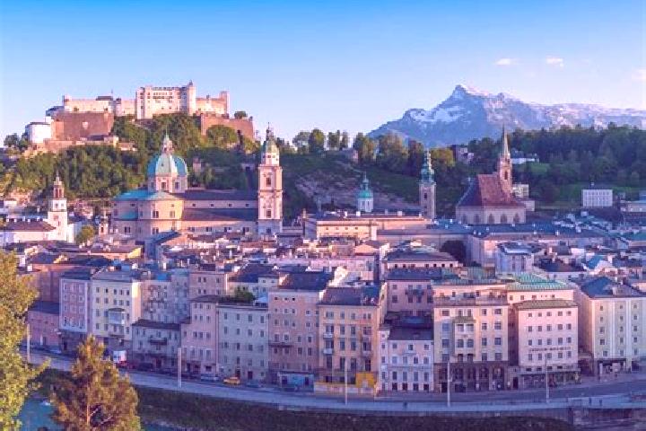 Escorts Loedersdorf I, Austria — Local Companions