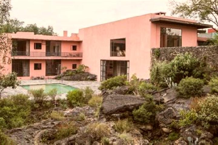 Escorts Lomas del Pedregal, Mexico — Local Companions