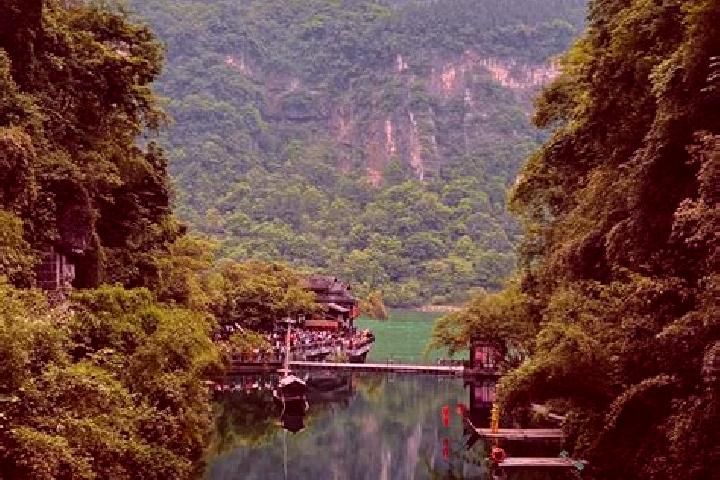 Escorts Longshi, China — Local Companions