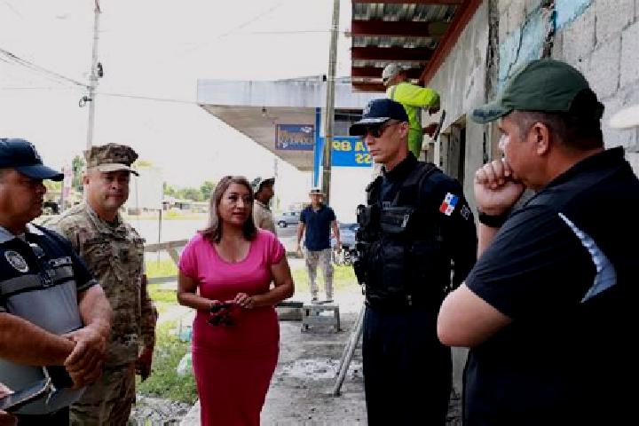 Escorts Los Algarrobos, Panama — Local Companions