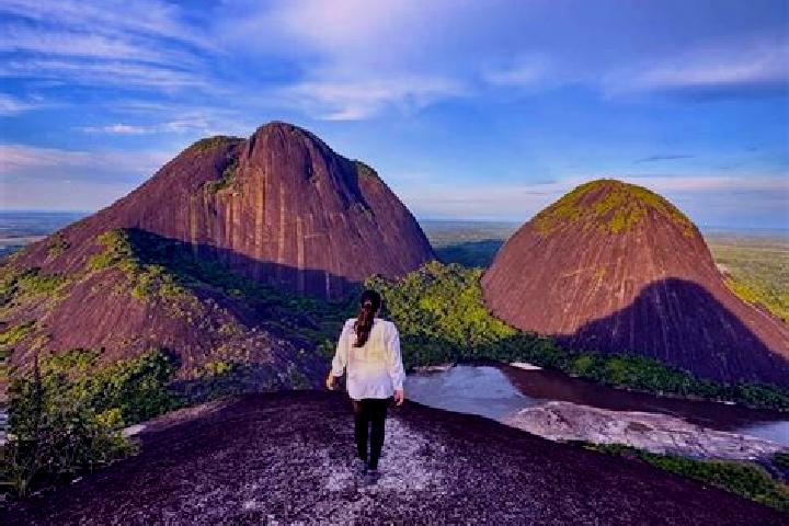 Escorts Los Cerros de Paja, Panama — Local Companions