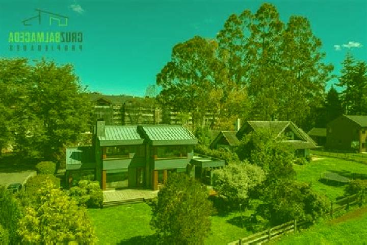 Escorts Los Laureles, Chile — Local Companions