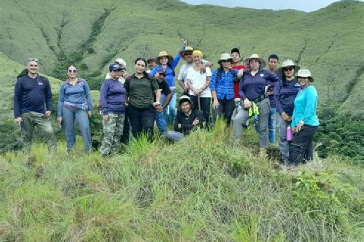 Escorts Los Llanitos, Honduras — Local Companions