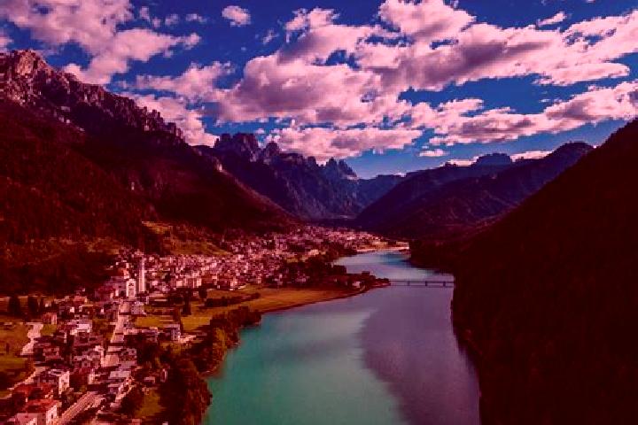 Escorts Lozzo di Cadore, Italy — Local Companions