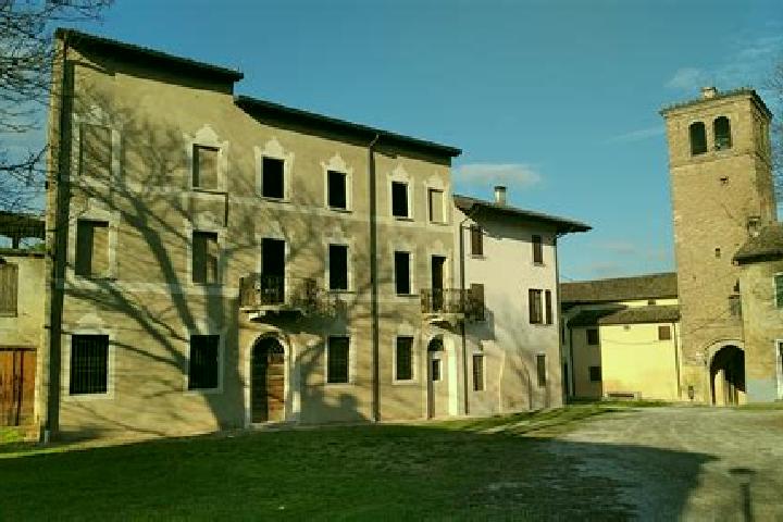 Escorts Ludriano, Italy — Local Companions
