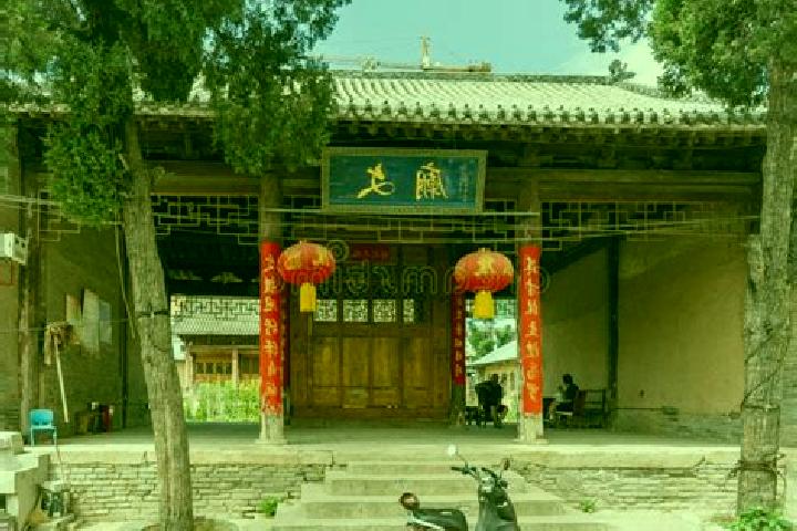 Escorts Luoning, China — Local Companions