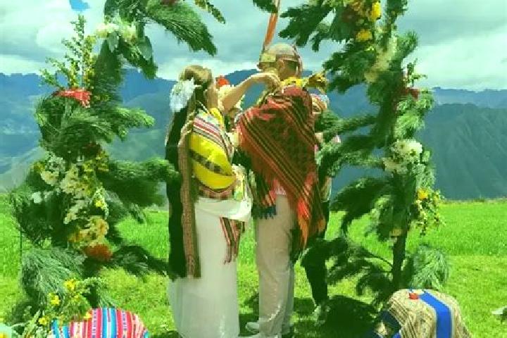 Escorts Macabi Alto, Peru — Local Companions