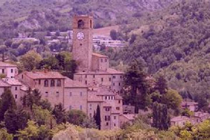 Escorts Macerata Feltria, Italy — Local Companions