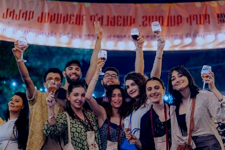 Escorts Madina, Armenia — Local Companions