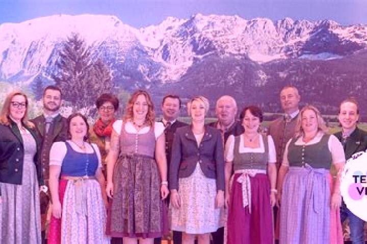 Escorts Maeder, Austria — Local Companions
