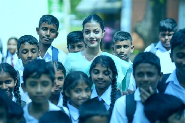 Escorts Mahagama, India — Local Companions