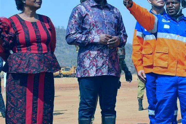 Escorts Makata, Malawi — Local Companions