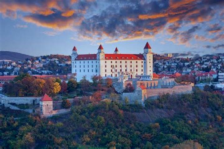 Escorts Malachov, Slovakia — Local Companions