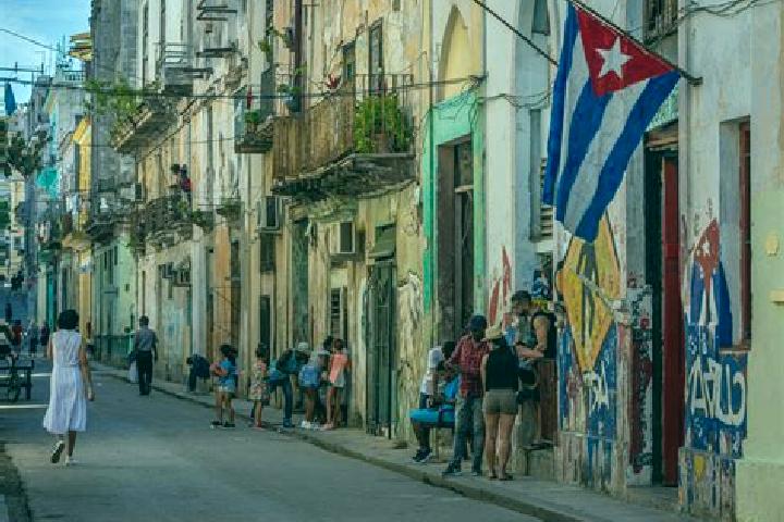 Escorts Manicaragua, Cuba — Local Companions