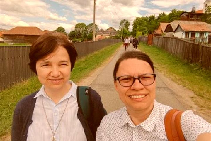 Escorts Manzatesti, Romania — Local Companions