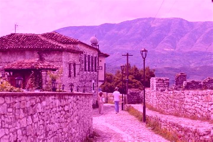 Escorts Manze, Albania — Local Companions