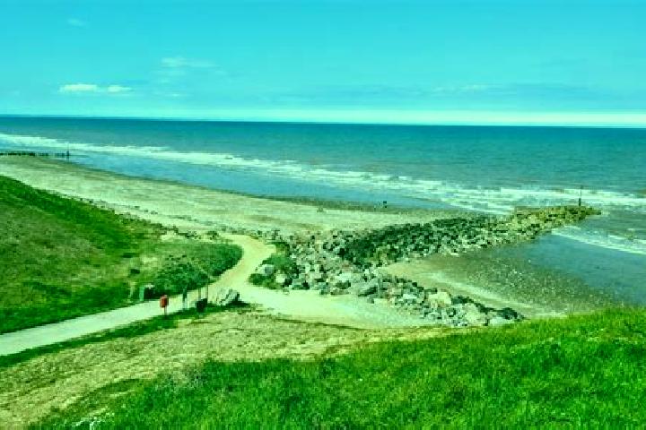 Escorts Mappleton, United Kingdom — Local Companions