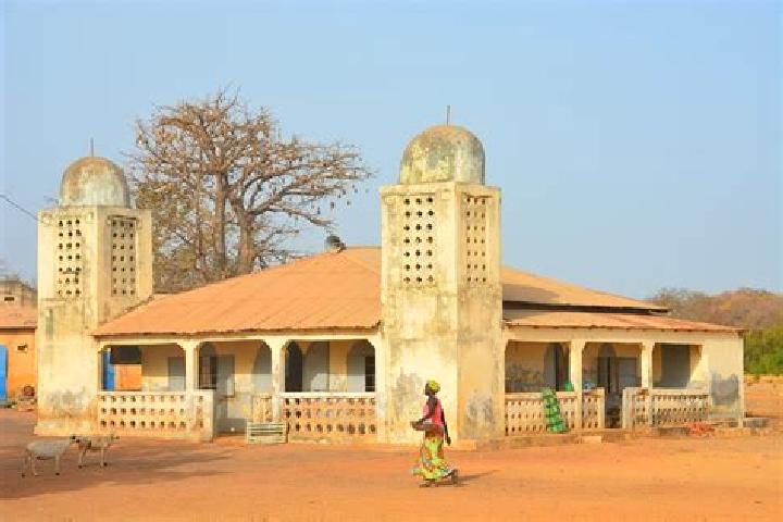 Escorts Mara Magai, Gambia — Local Companions