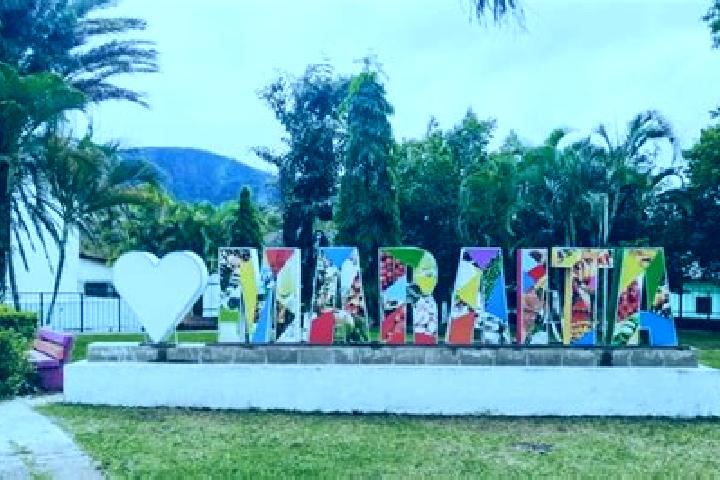 Escorts Maraita, Honduras — Local Companions