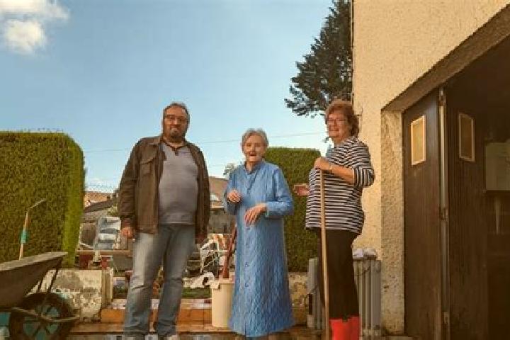 Escorts Marboue, France — Local Companions
