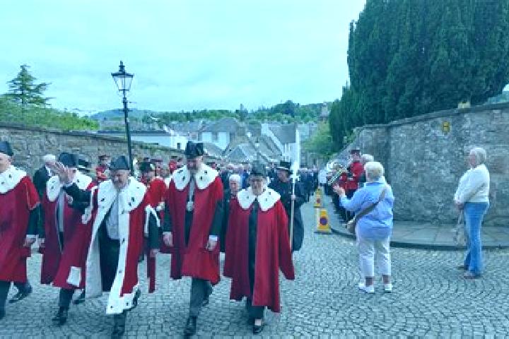 Escorts Marches, France — Local Companions