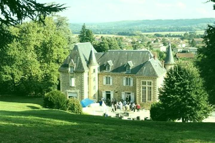 Escorts Marcilloles, France — Local Companions