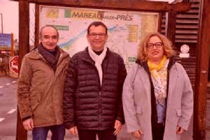 Escorts Mareau-aux-Pres, France — Local Companions