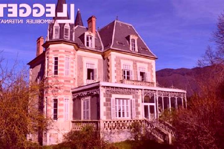 Escorts Marignac, France — Local Companions