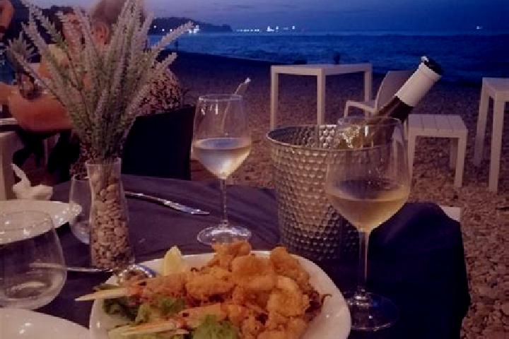 Escorts Marina di San Vito, Italy — Local Companions