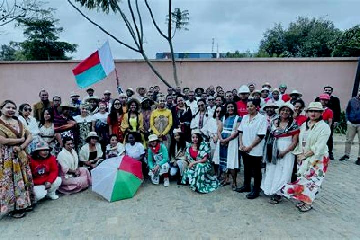 Escorts Marovatolena, Madagascar — Local Companions