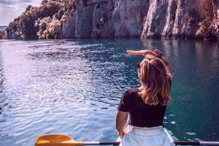 Escorts Marseille 10, France — Local Companions