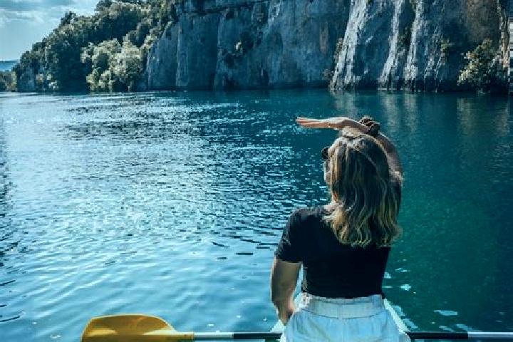 Escorts Marseille 12, France — Local Companions
