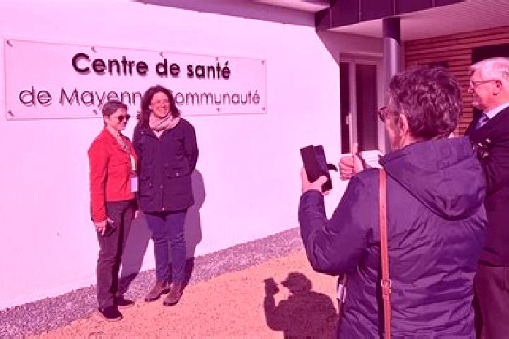Escorts Martigne-sur-Mayenne, France — Local Companions