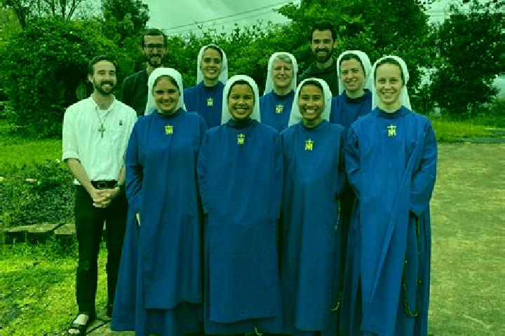 Escorts Martin-Eglise, France — Local Companions