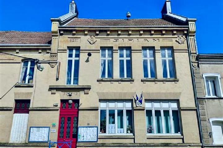 Escorts Marville, France — Local Companions