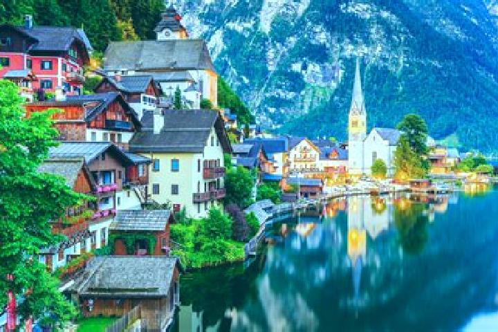 Escorts Mattighofen, Austria — Local Companions
