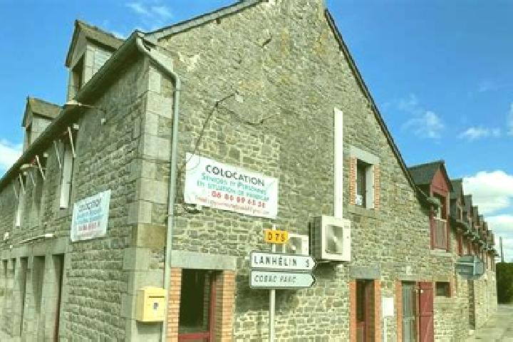 Escorts Meillac, France — Local Companions