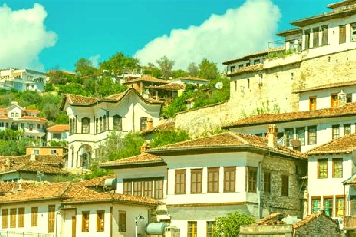 Escorts Melan, Albania — Local Companions