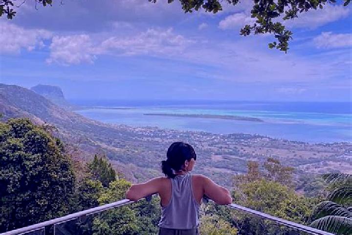 Escorts Melrose, Mauritius — Local Companions
