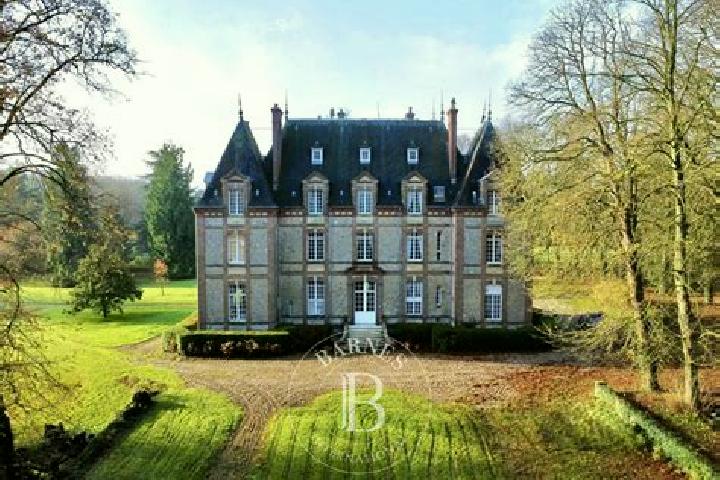 Escorts Mesnil-Panneville, France — Local Companions