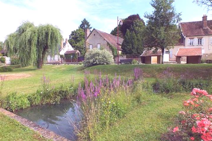 Escorts Mezilles, France — Local Companions