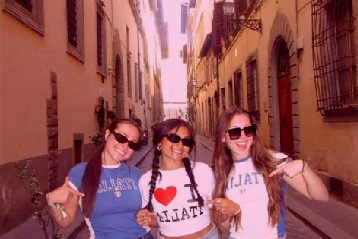 Escorts Milanere, Italy — Local Companions