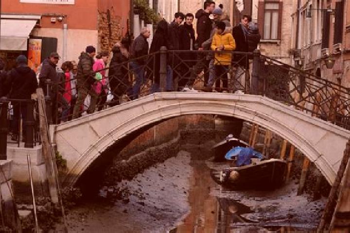 Escorts Mileto, Italy — Local Companions