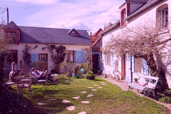 Escorts Mittainville, France — Local Companions