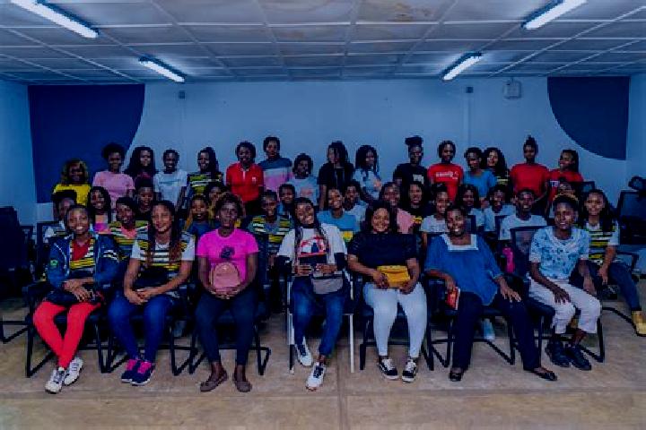 Escorts Moatize, Mozambique — Local Companions