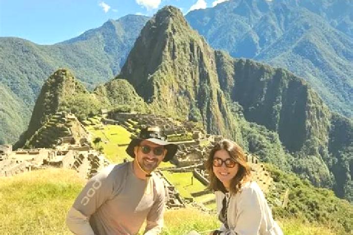Escorts Mocan, Peru — Local Companions