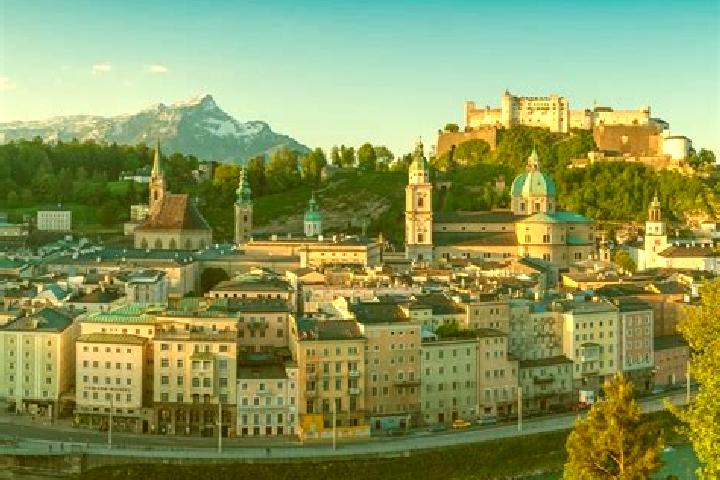 Escorts Modriach, Austria — Local Companions