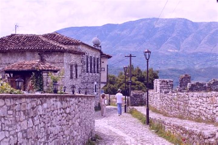 Escorts Moglice, Albania — Local Companions